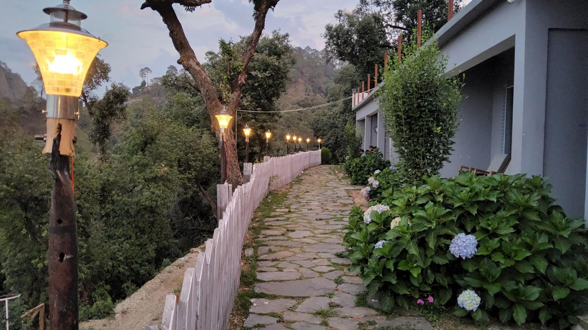 Shiva Valley Resort Kokhliyal Gaon Bagian luar foto