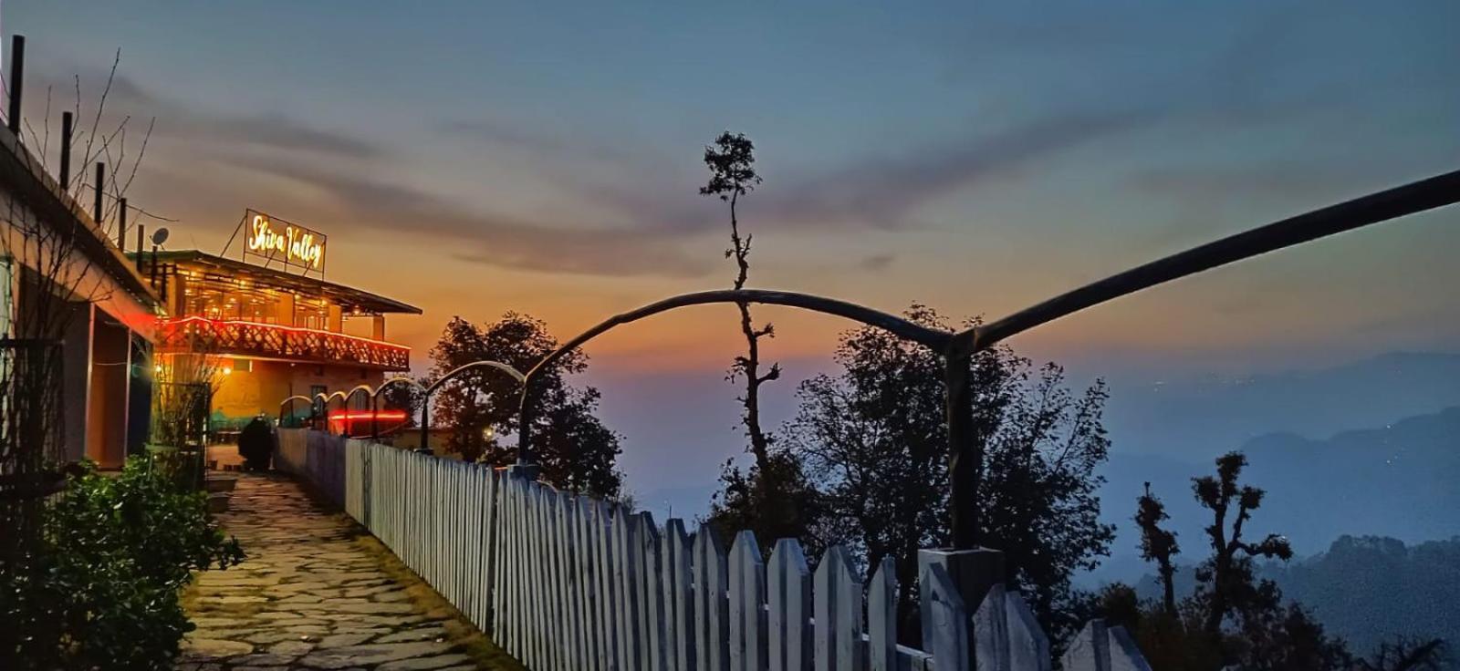 Shiva Valley Resort Kokhliyal Gaon Bagian luar foto